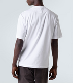 Tricou alb cu logo placat și buzunar