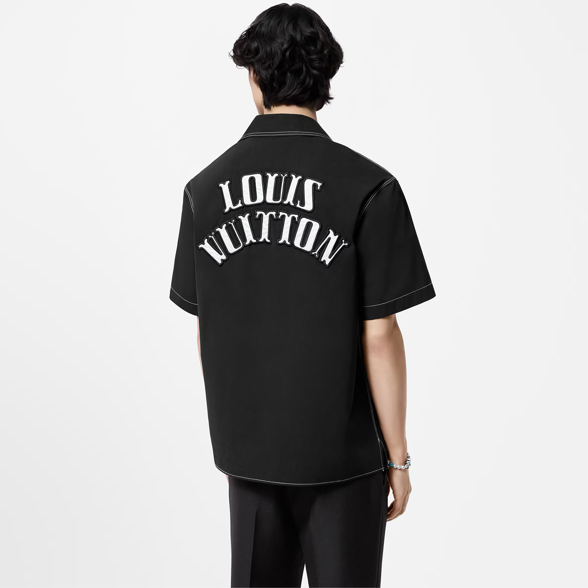 Cămașă neagră de bumbac, brodată, cu mânecă scurtă