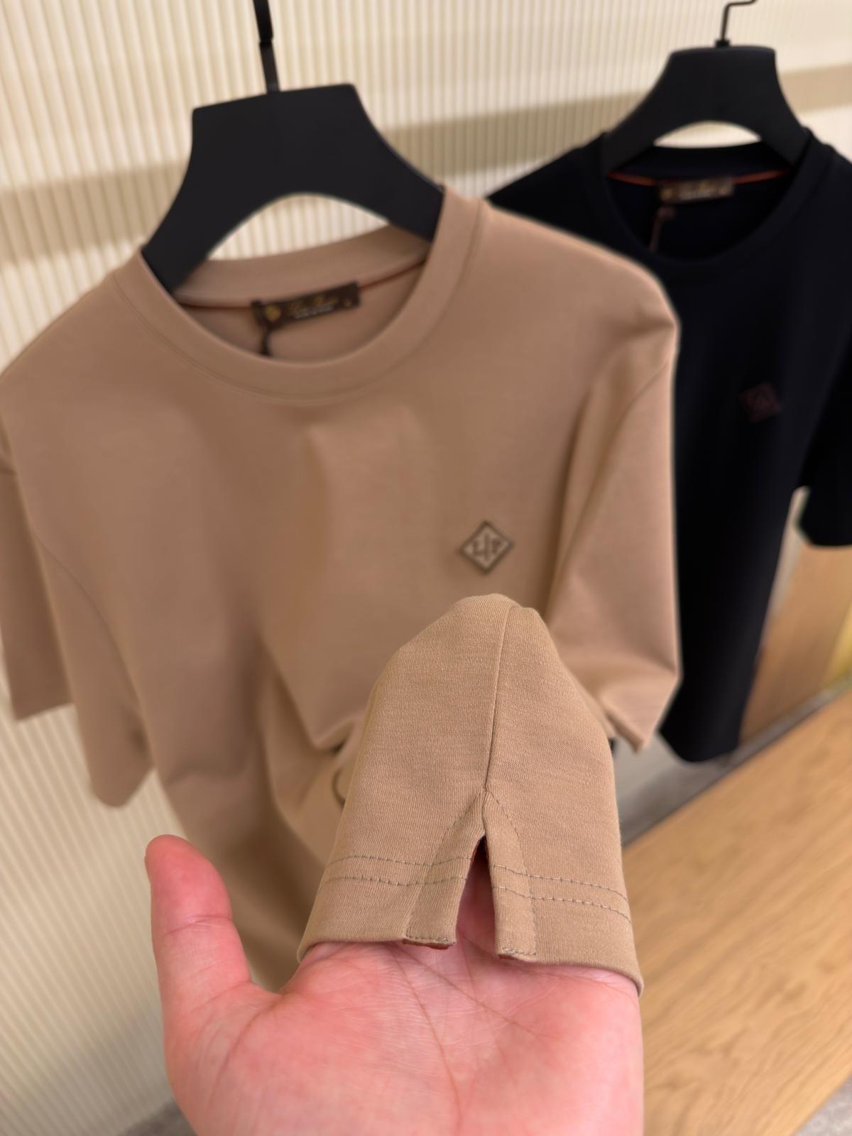 Tricou negru din bumbac cu petic cu logo