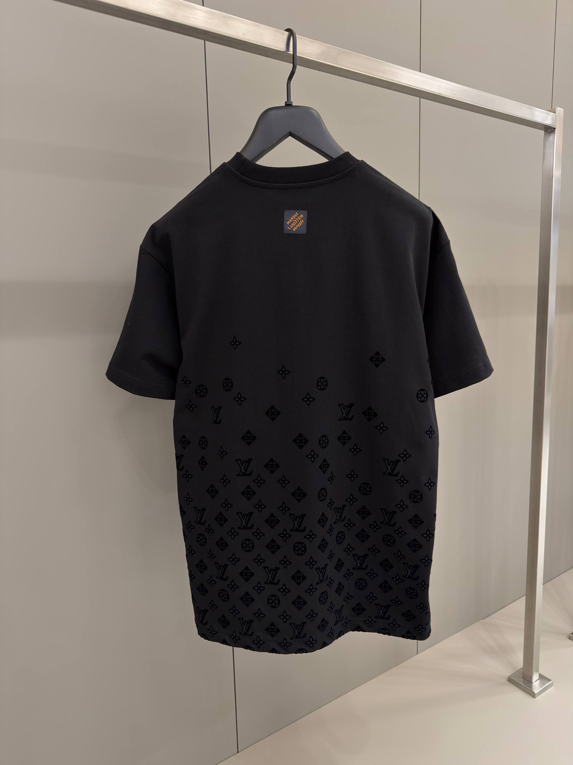 Flock Print Monogram Gradient Black T-shirt