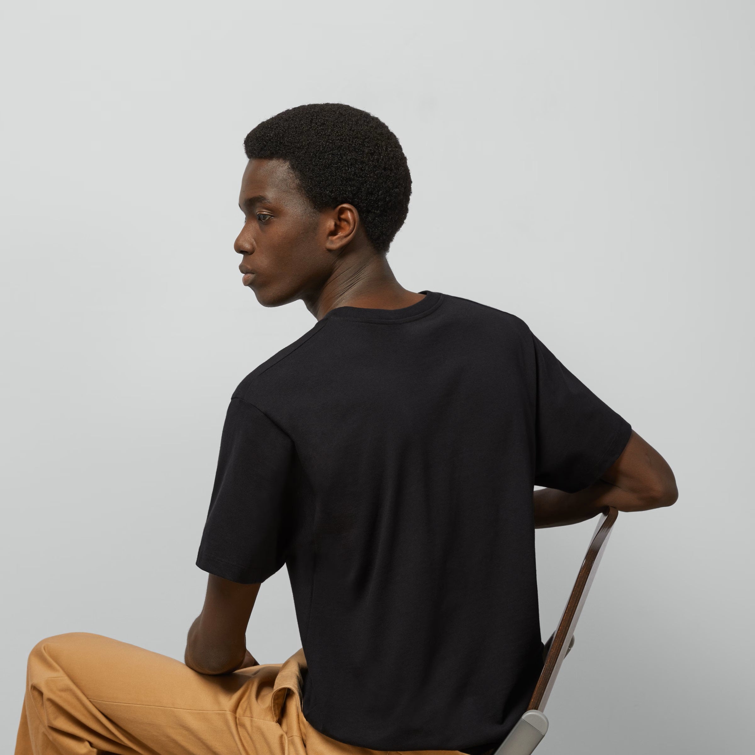 Tricou negru din jerseu de bumbac ușor cu imprimeu