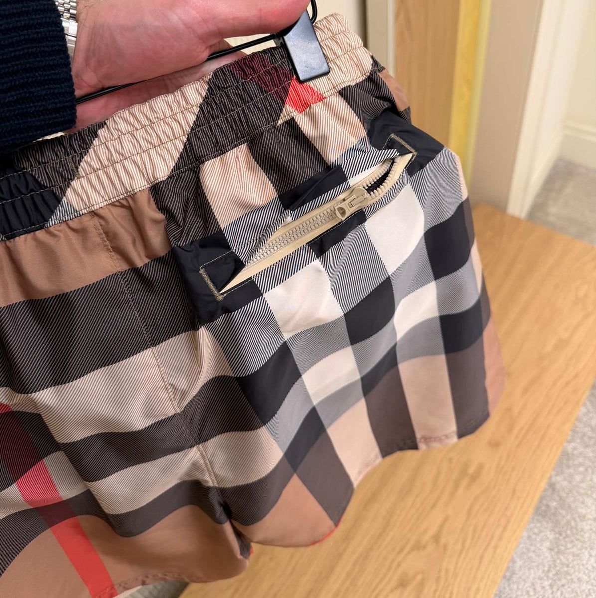 Pantaloni scurți de baie cu șnur, în carouri