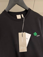 Tricou negru cu broderie trifoi