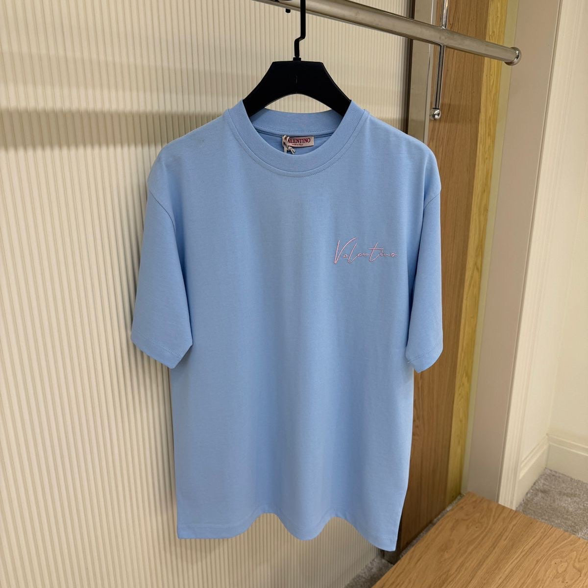 Tricou albastru din bumbac cu imprimeu și broderie