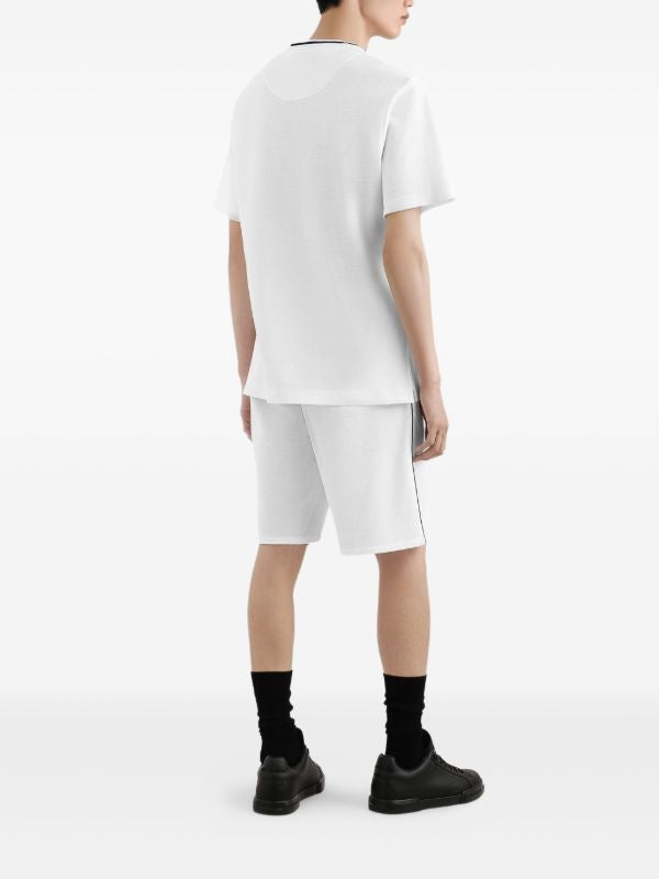 Tricou alb din bumbac cu buzunar și logo brodat