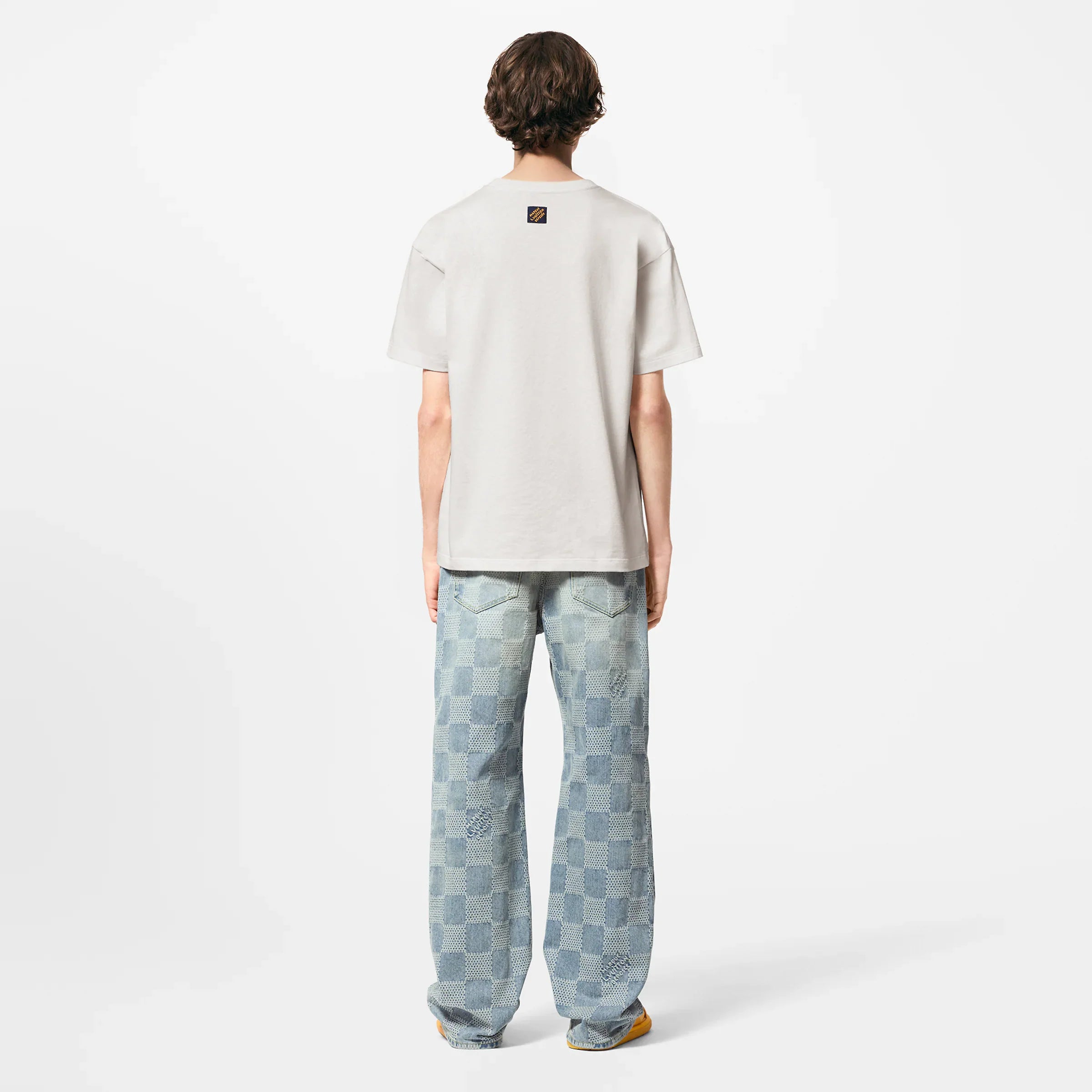 Tricou alb brodat pentru îndrăgostiți