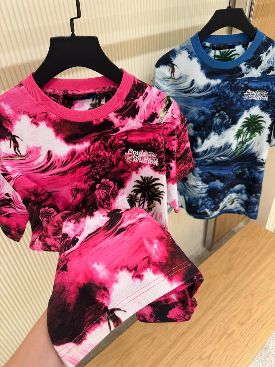 LV Surf Tricou roșu cu imprimeu integral