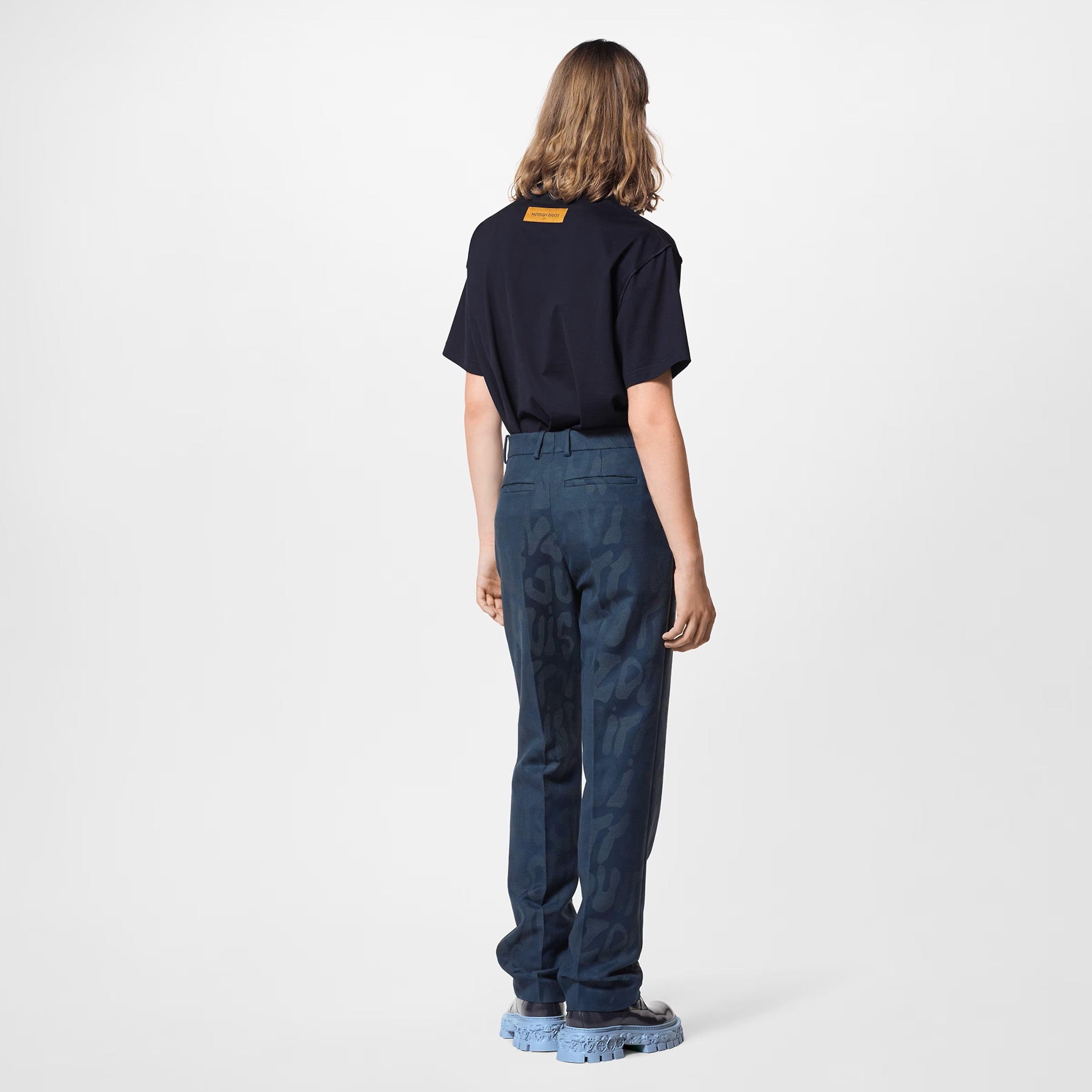 Tricou negru cu logo în relief