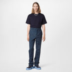 Tricou negru cu logo în relief