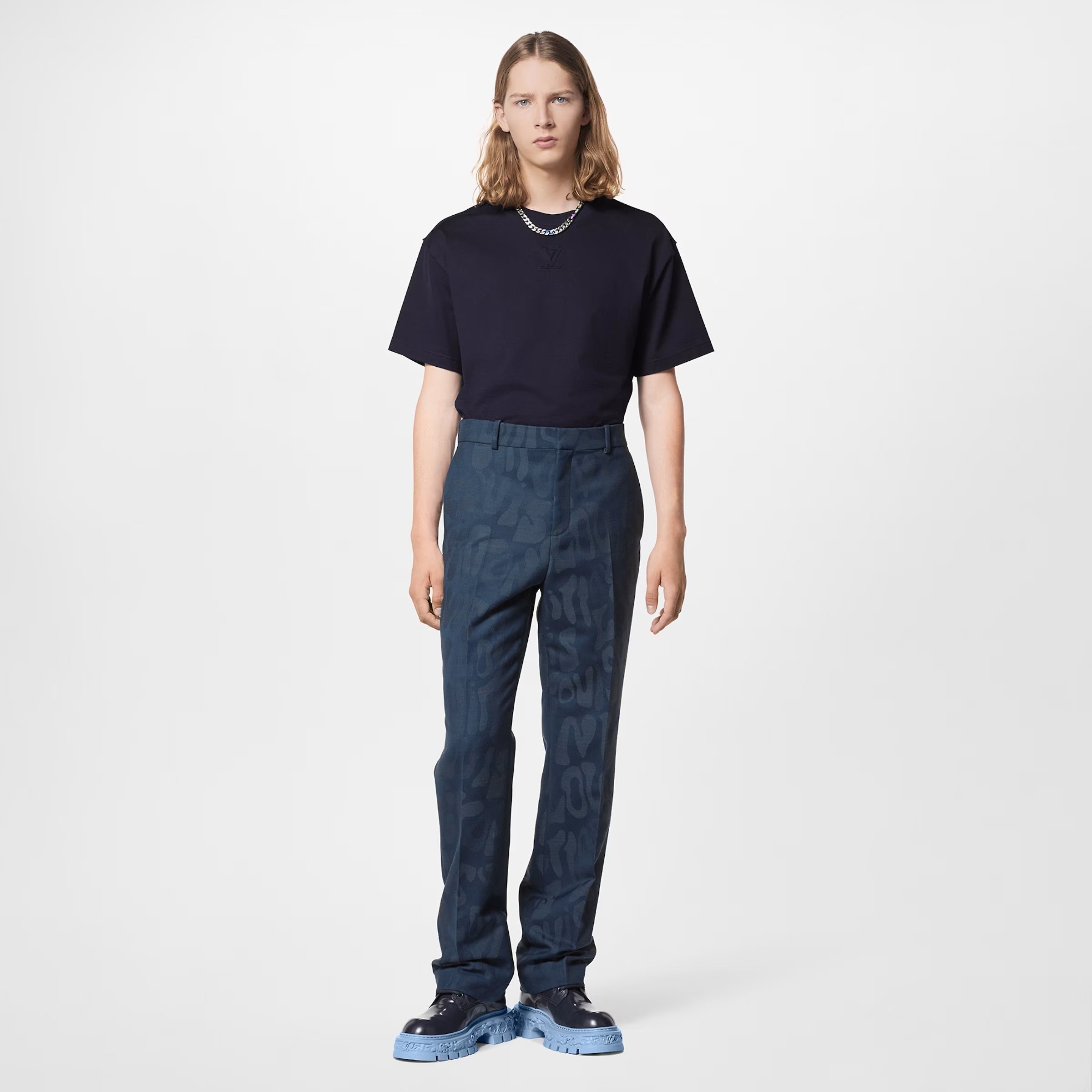 Tricou negru cu logo în relief